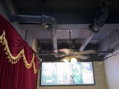 -荒岛实景沉浸密室(江汉路1店)