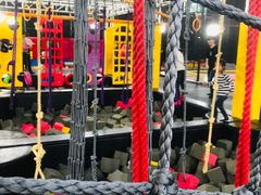 -嘿哟动霸CHUA·新潮玩运动娱乐中心·蹦床滑冰团建乐园