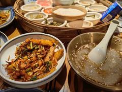 -包整·丝娃娃(一览甲秀楼风景店)