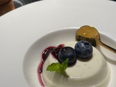 -MONICH牛排融合餐厅(和义大道购物中心店)