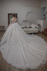 -艾米丽婚纱礼服