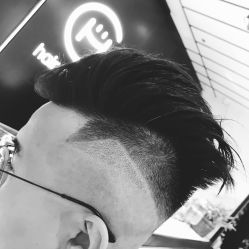 -HAIR CORNER