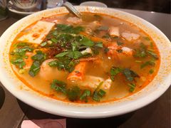 -大头虾越式风味餐厅(光明广场店)