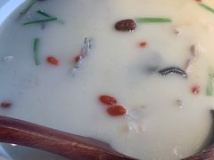 鱼钩鱼炖汤-老阿爸鲜鱼土菜(昆山花桥店)