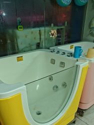 -小鸭先知婴儿游泳馆