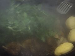 -粘豆包柴火铁锅炖