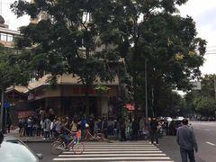 它家下午17:00开门后，明显没有边边上那家糖油果子的事。-邓记新一代糖油果子(四川煤管局供销公司职工宿舍店)