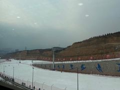 -采薇庄园四季滑雪场