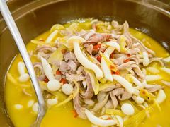 酸菜杂菌焖猪肚-湘中缘·湖南菜(娄底驻京办店)