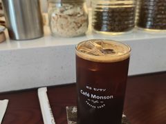 -Café Monson
