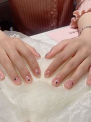 -丽心自助美甲美睫