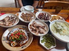 -老鼎万春卤菜(五代传承创始老店)