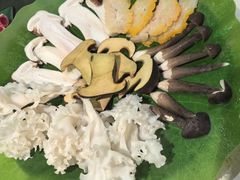 -钢管厂五区小郡肝串串香火锅(梅川路店)