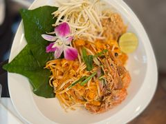 -Chom Cafe and Restaurant