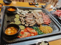 -小黑猪石板烤肉(皇冠花园店)