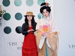 -贺加贝化妆美甲培训学校