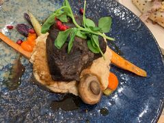 -FLOVIE FLORIST CAFE