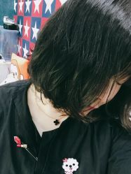 -茶发Salon·烫发染发理发