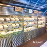 店員好有禮貌。自助嘅食物