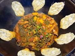 地锅贴饼-地锅公社·现炒地锅鸡·地锅鱼·夜宵(罗锦路店)