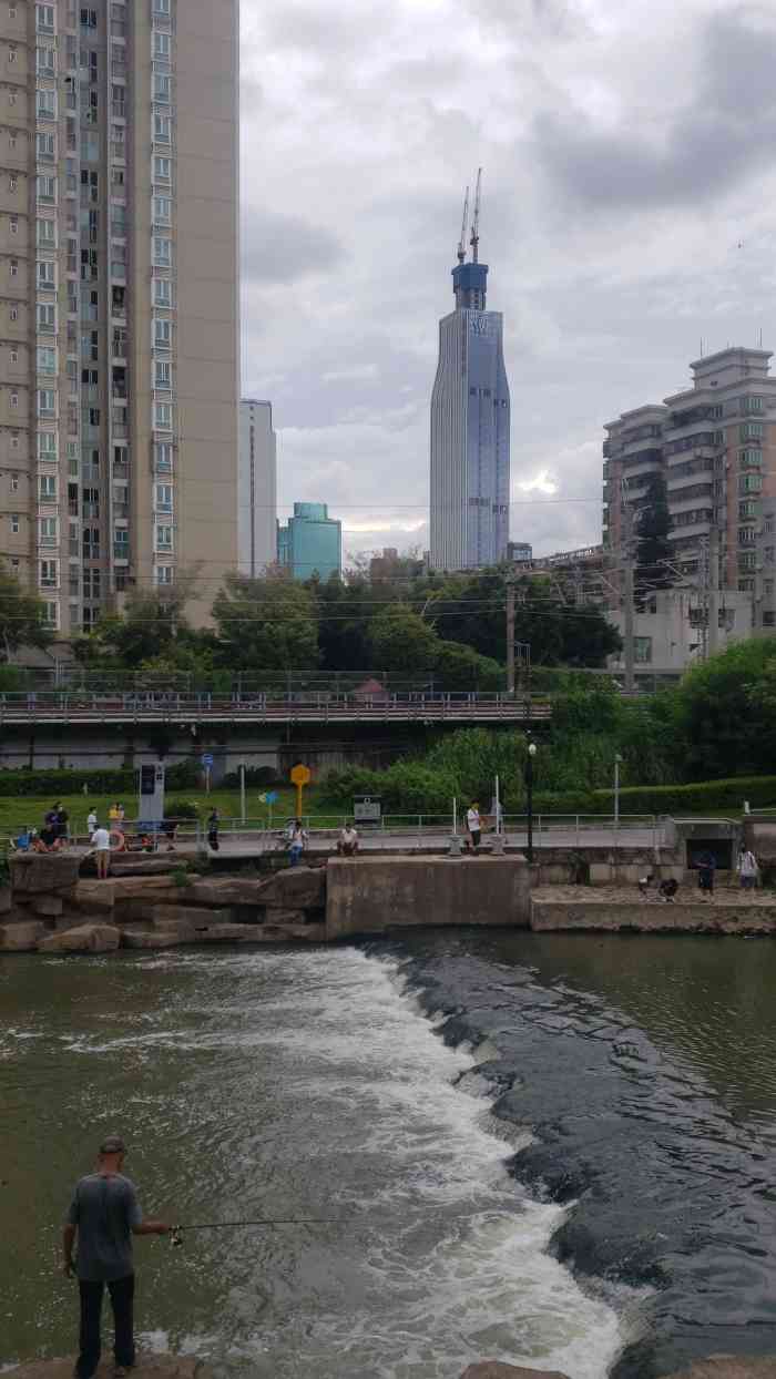 大塘龙社区文体公园-"文体公园环境优美,特别是草地和绿色植物修..."-