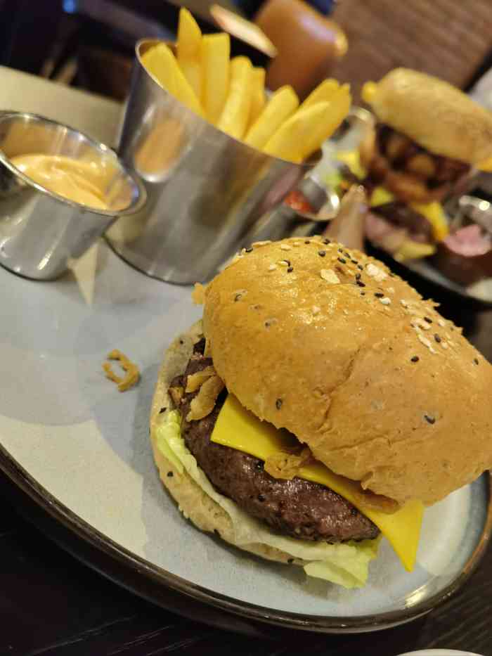 bluefrog蓝蛙(水游城店)-"周一正好有汉堡买一送一的活动,和闺蜜也没.