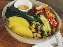 鸡肉牛油果芒果色拉-Wagas沃歌斯(太古汇店)