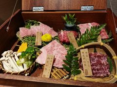 -山川小町·极番烧肉(新地假日广场店)