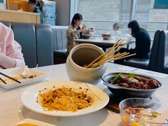 冷串串-峨嵋小镇·川菜(勒泰中心店)