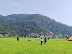 -趣飞飞黑麋峰滑翔伞基地(市区咨询店)