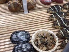 -焙丽拾光(麦凯乐直营店)