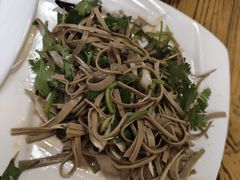 -溢心园香河肉饼总店