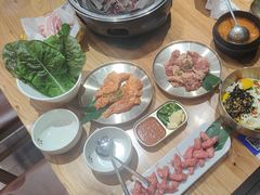 -青瓦餐厅·生鱼片·韩园烤肉(西塔店)