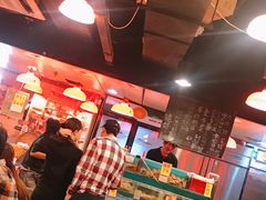大堂-鲜入围煮花胶鸡海鲜火锅