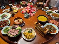 -老滇山寨•云南特色菜•地方菜•民族风情歌舞表演(金碧店)