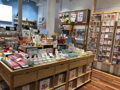 -猫的天空之城概念书店(杭州南宋御街店)