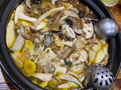 -菌之家·专业纯野生菌火锅·特色炒菌
