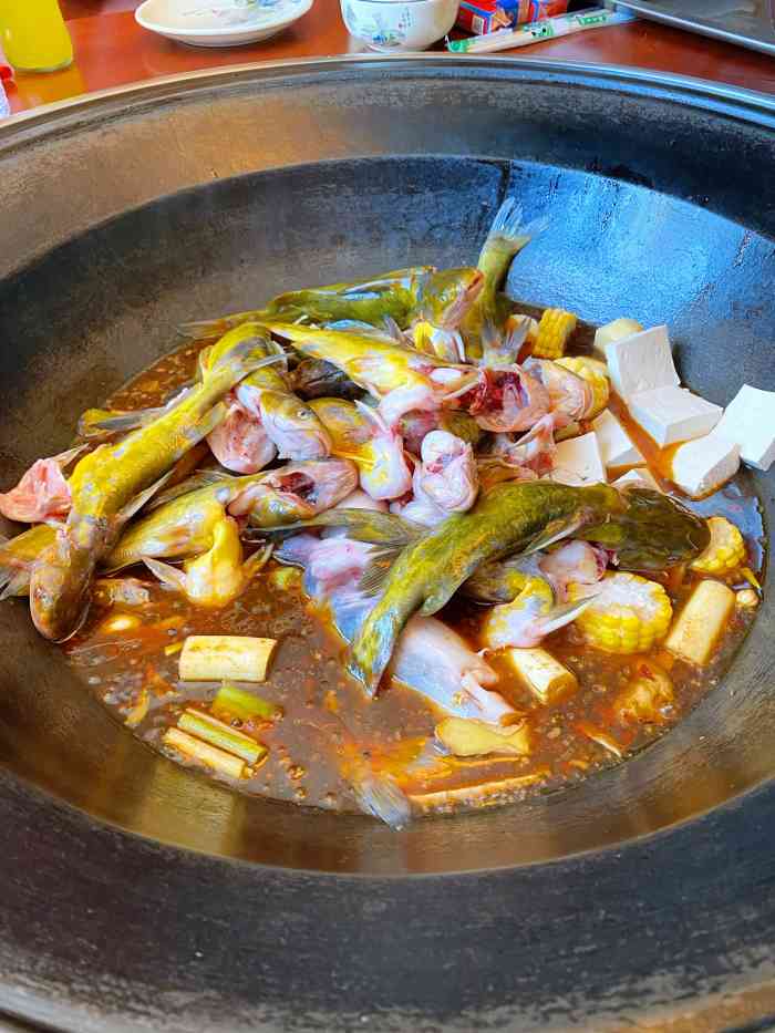 绝不会失望  开始看汤感觉有点辣 但煮熟后一点都不辣  我们点了嘎鱼