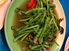 -Thiw Soen Seafood Restaurant