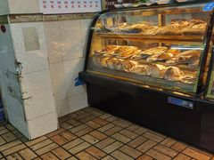 面包甜点陈列柜-正宗天津烧麦馆(柳州路店)