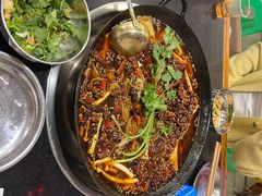 老铁锅秘制美蛙-鸿顺老铁锅美蛙鱼府(解放碑店)
