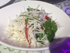 凉拌恰玛古-巴特餐饮6加1音乐餐吧·新疆菜