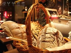-恰餐厅及酒吧 CHAR Bar & Grill (北京丽都皇冠假日店)