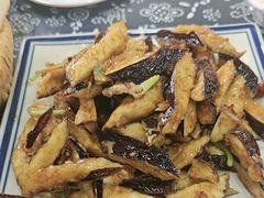 -八两八金·莱芜特色炒鸡(市南漳浦路店)