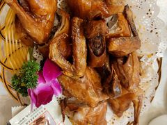 红烧乳鸽-津津菜馆(绝没分店)