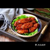 伏天没有任何的犹豫的回应了一拳，依旧没有任何的花哨