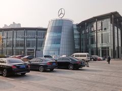 -奔驰北京极光星徽(四元桥店)