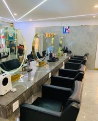 -水灵珑美容造型中心