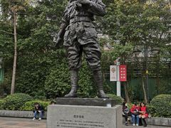 -英雄广场