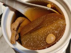 杏仁炖雪梨-柴门头啖汤·经典川菜·慢火汤品(锦城万达店)